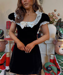 Mrs. Claus π€Άπ» Black Velvet Vintage Mini Dress