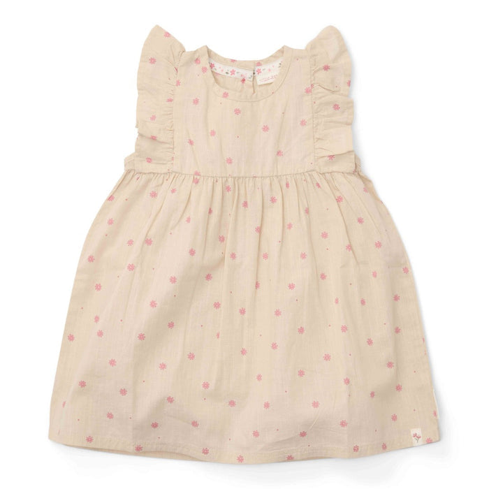 Kleinkind im luftigen Sommerkleid im Garten. Leichtes Kinderkleid für warme Tage mit bequemer Passform, ideal für Alltag, Familienfeste und besondere Anlässe.
