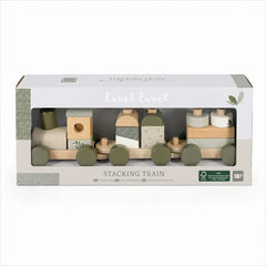 Verpackung des personalisierten Stapelzugs aus Holz in Olivgrün von Label Label für ein individuelles Geschenk zur Geburt