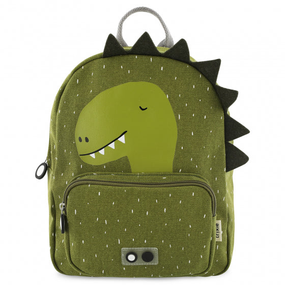 Grüner Trixie Rucksack Herr Dino für Kinder – Detailansicht des praktischen Rucksacks mit Frontfach und Brustgurt