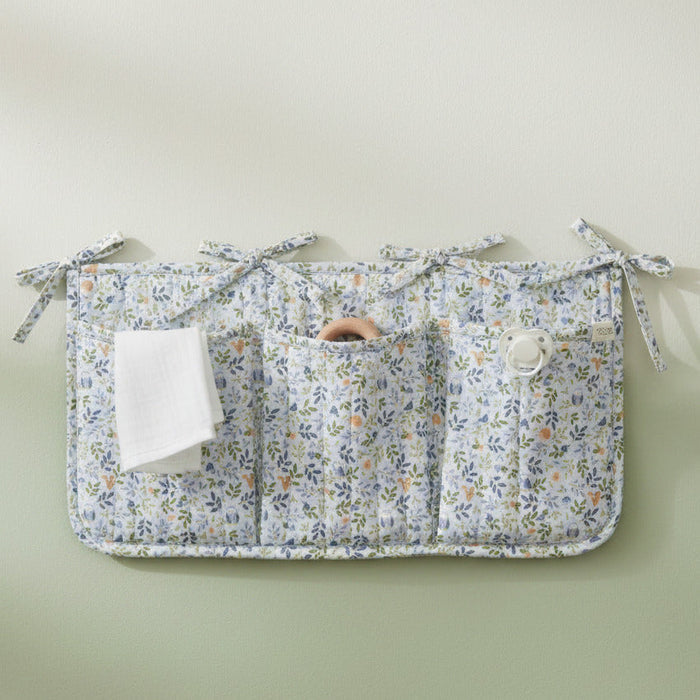 Windel-Organizer Forest Adventure von Little Dutch – blauer Stoff-Organizer mit Eulen, Igeln und Waldmotiven für Wickelzubehör